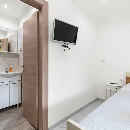 招待所 Alice 波雷奇