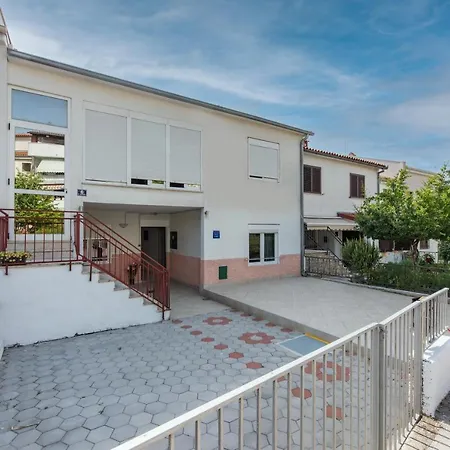 Alice 招待所 波雷奇